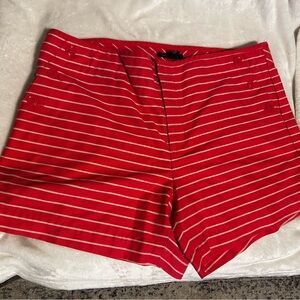 Tommy Hilfiger shorts with buttons on pockets